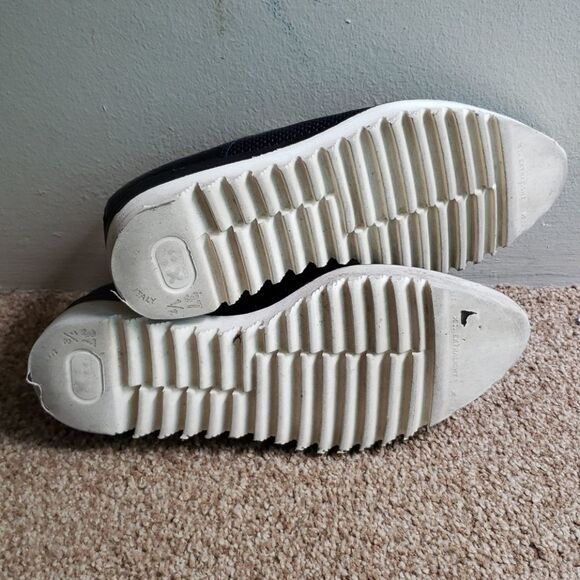 Black Loafers for Women - Picture 4 of 8